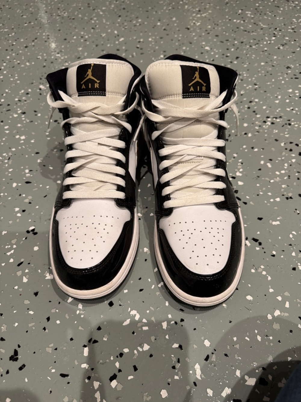 Nike Air Jordan 1 Mid - White / Black with Gold Jumpman - Picture 4 of 6
